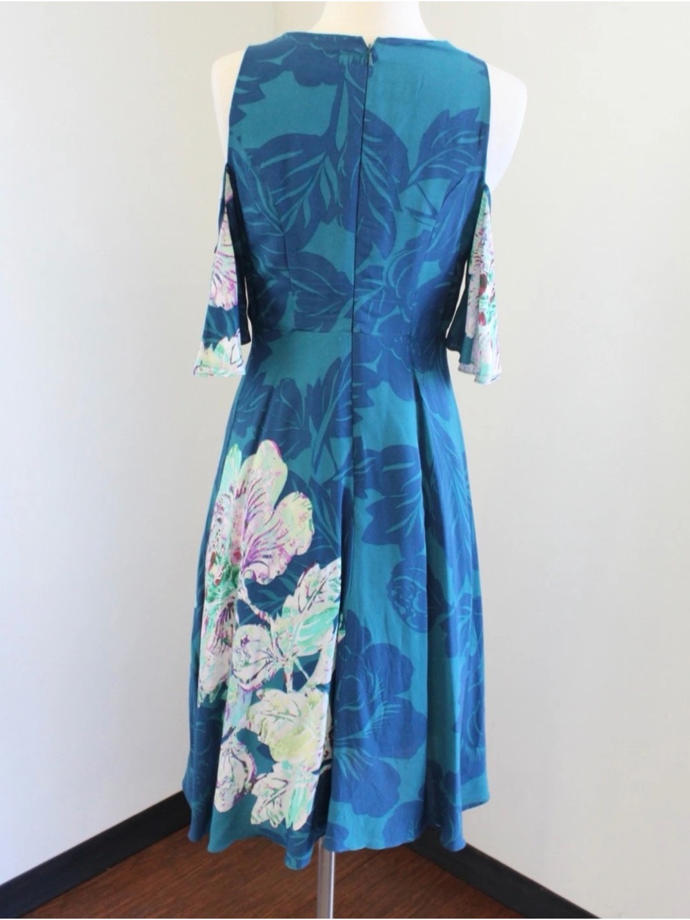 Maeve Teal Floral Cold-Shoulder Midi Dress - Picture 6 of 10